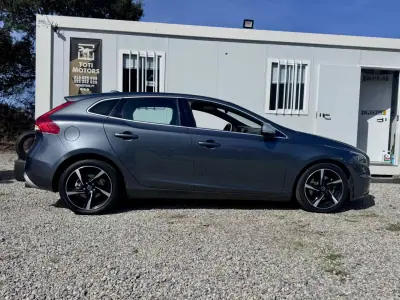Volvo V40 2014 - 12500 EUR, 191000 km - AUTO.MOTO.pt - 191000km - foto 15 de 25