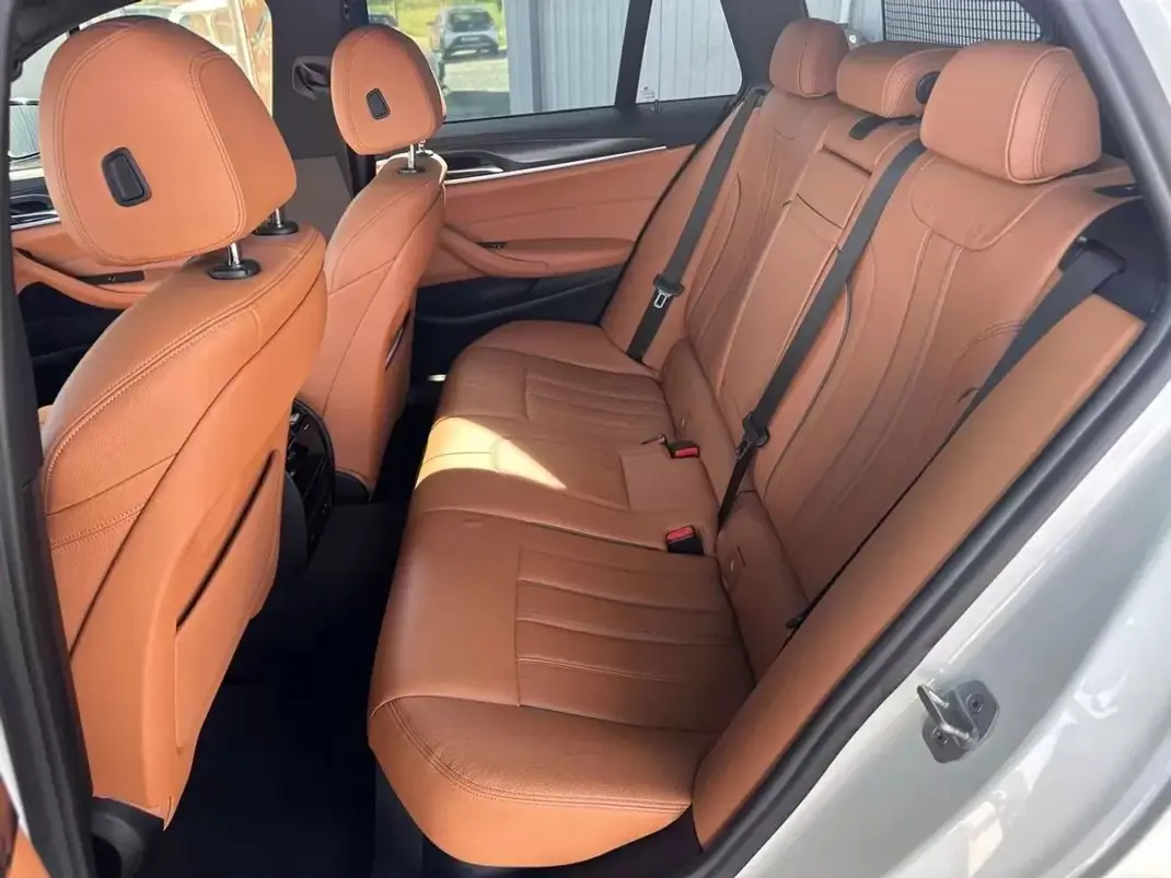 BMW 530e 2021 - 33900 EUR, 101252 km - AUTO.MOTO.pt - 101252km - foto 14 de 28