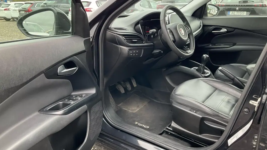 Fiat Tipo 2021 - 9500 EUR, 105534 km - AUTO.MOTO.pt - 105534km - foto 5 de 10