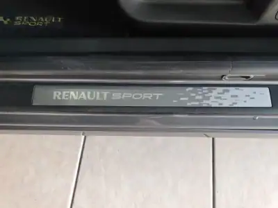 Renault Mégane Coupe 2010 - 18950 EUR, 157000 km - AUTO.MOTO.pt - 157000km - foto 23 de 39