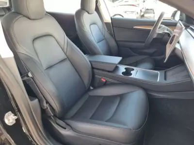 Tesla Model 3 2022 - 29950 EUR, 30000 km - AUTO.MOTO.pt - 30000km - foto 12 de 19