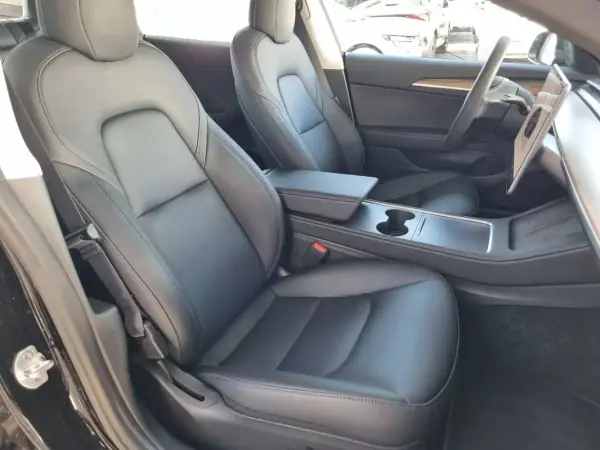 Tesla Model 3 2022 - 29950 EUR, 30000 km - AUTO.MOTO.pt - 30000km - foto 12 de 19