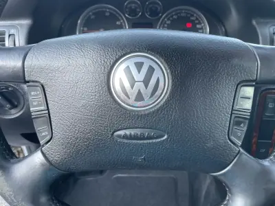 Volkswagen Passat Variant 2003 - 3500 EUR, 330727 km - AUTO.MOTO.pt - 330727km - foto 27 de 29
