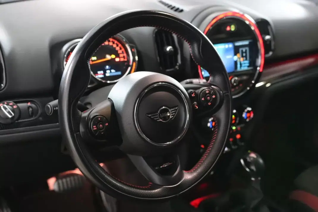 MINI Countryman 2018 - 23500 EUR, 102395 km - AUTO.MOTO.pt - 102395km - foto 10 de 31