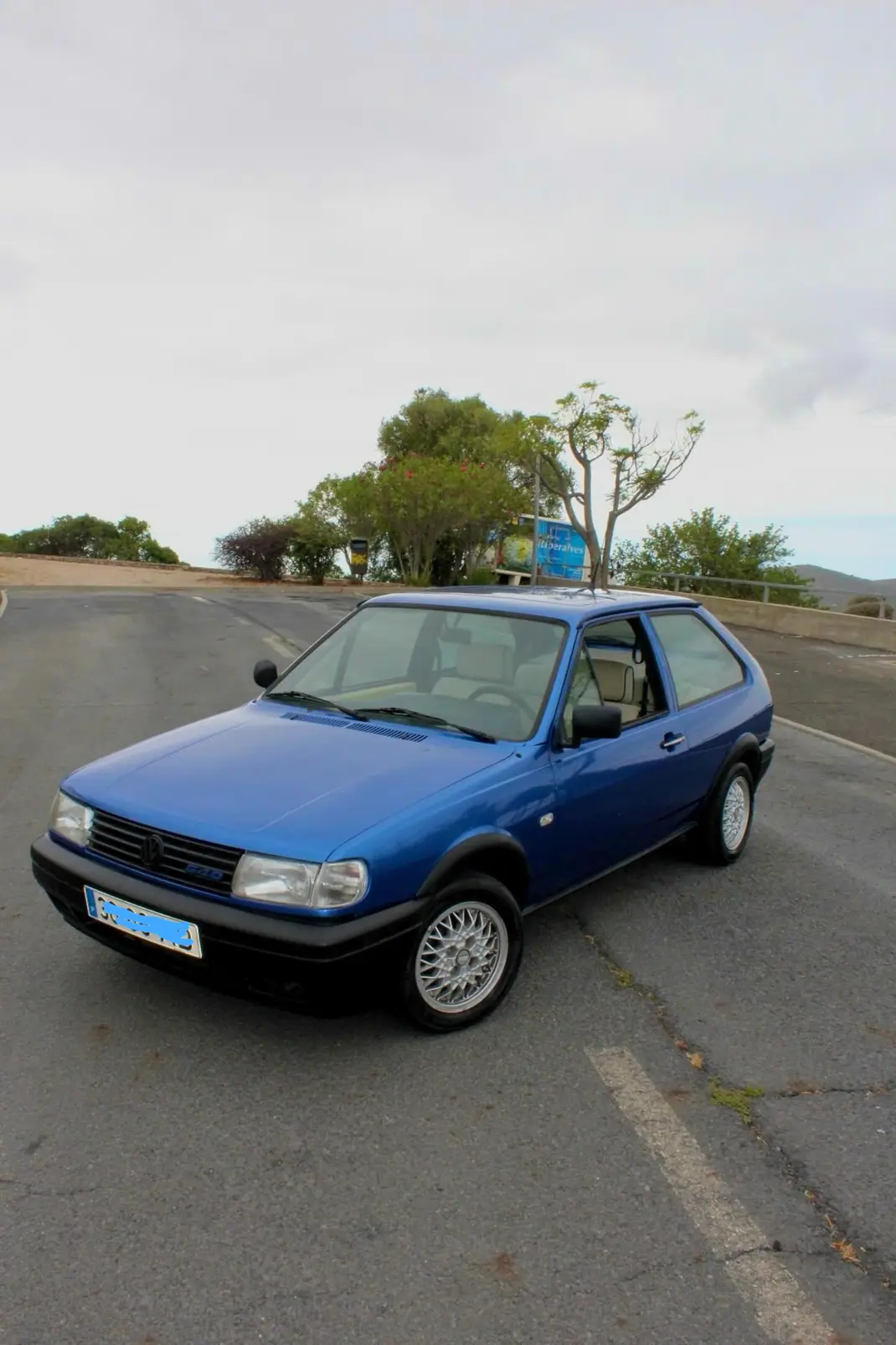 Volkswagen Polo 1992 - 7000 EUR, 182000 km - AUTO.MOTO.pt - 182000km - foto 1 de 9