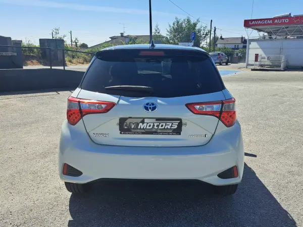 Toyota Yaris 2018 - 16750 EUR, 57032 km - AUTO.MOTO.pt - 57032km - foto 8 de 35