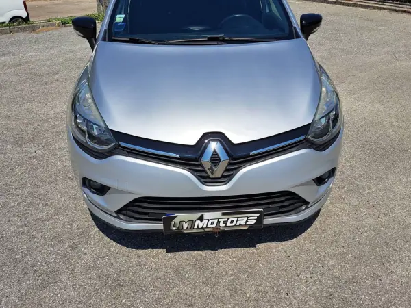 Renault Clio 2017 - 11950 EUR, 74687 km - AUTO.MOTO.pt - 74687km - foto 3 de 43