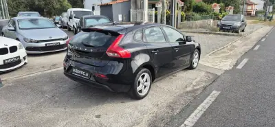 Volvo V40 2015 - 12400 EUR, 216200 km - AUTO.MOTO.pt - 216200km - foto 8 de 26