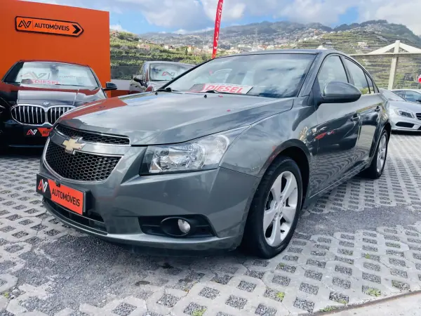 Chevrolet Cruze 2009 - 5250 EUR, 230326 km - AUTO.MOTO.pt - 230326km - foto 3 de 12