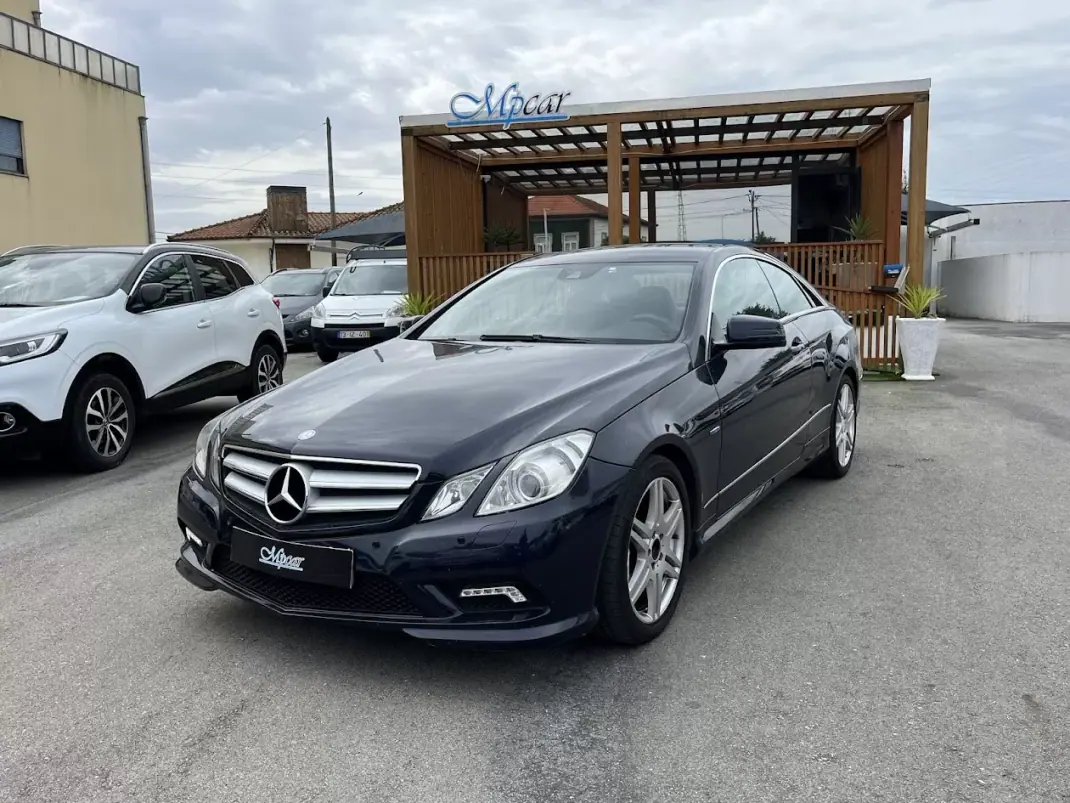 Mercedes-Benz E 250 2010 - 15950 EUR, 324000 km - AUTO.MOTO.pt - 324000km - foto 1 de 28
