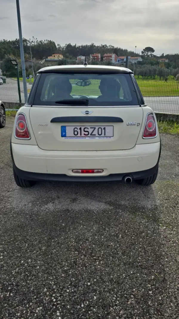 MINI One 2011 - 7980 EUR, 246729 km - AUTO.MOTO.pt - 246729km - foto 2 de 8
