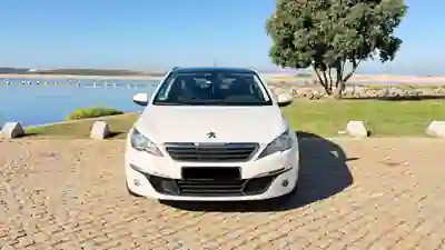 Peugeot 308 SW 2015 - 7000 EUR, 205000 km - foto 1 de 8