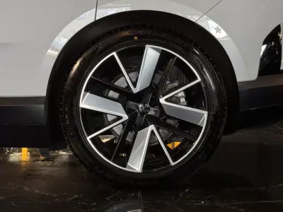 Polestar 4 2024 - 59990 EUR, 11600 km - AUTO.MOTO.pt - 11600km - foto 10 de 28
