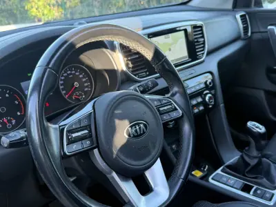 Kia Sportage 2020 - 18999 EUR, 40000 km - AUTO.MOTO.pt - 40000km - foto 11 de 15