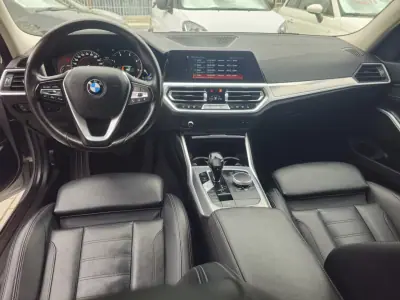 BMW 320 2020 - 24990 EUR, 126000 km - AUTO.MOTO.pt - 126000km - foto 13 de 18