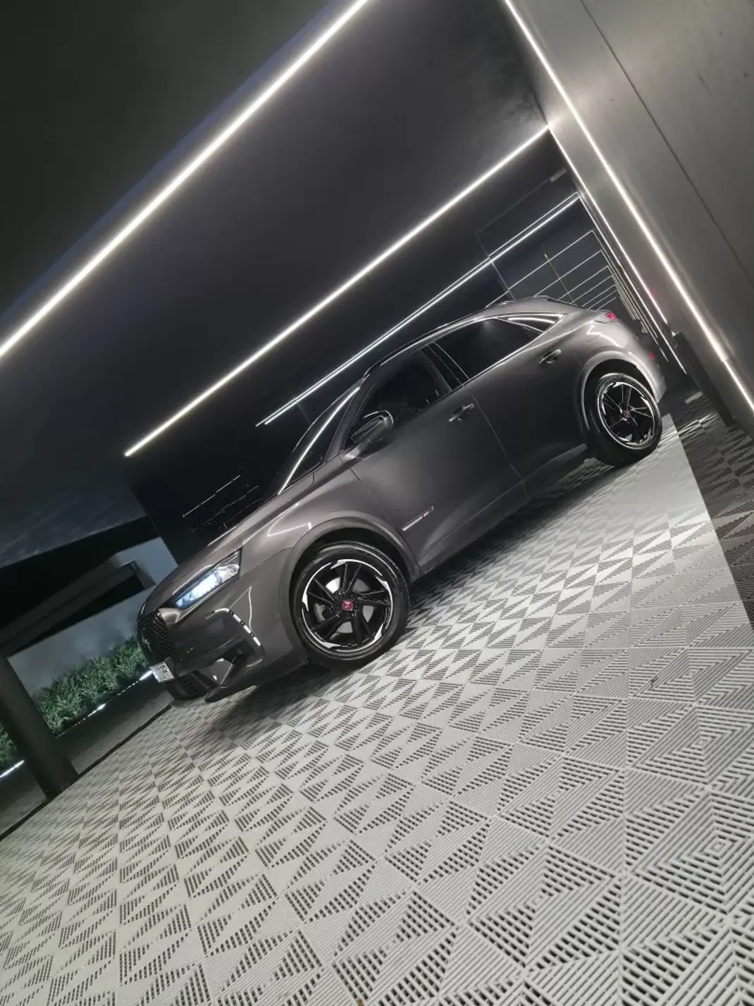 DS DS7 Crossback 2021 - 22750 EUR, 123722 km - 123722km - foto 4 de 34