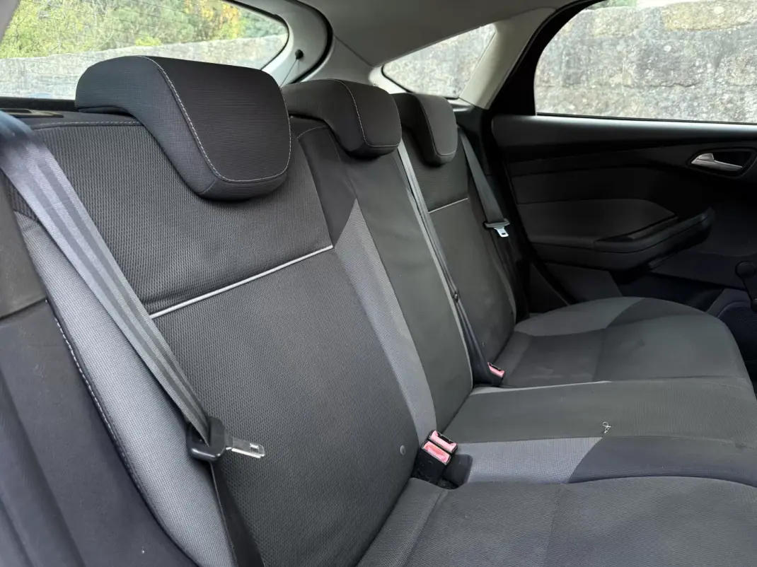 Ford Focus 2012 - 5500 EUR, 226400 km - 226400km - foto 9 de 11