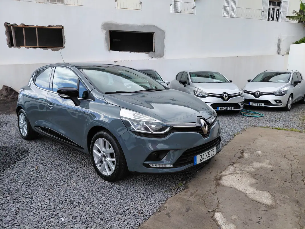 Renault Clio 2019 - 12250 EUR, 138353 km - AUTO.MOTO.pt - 138353km - foto 6 de 13
