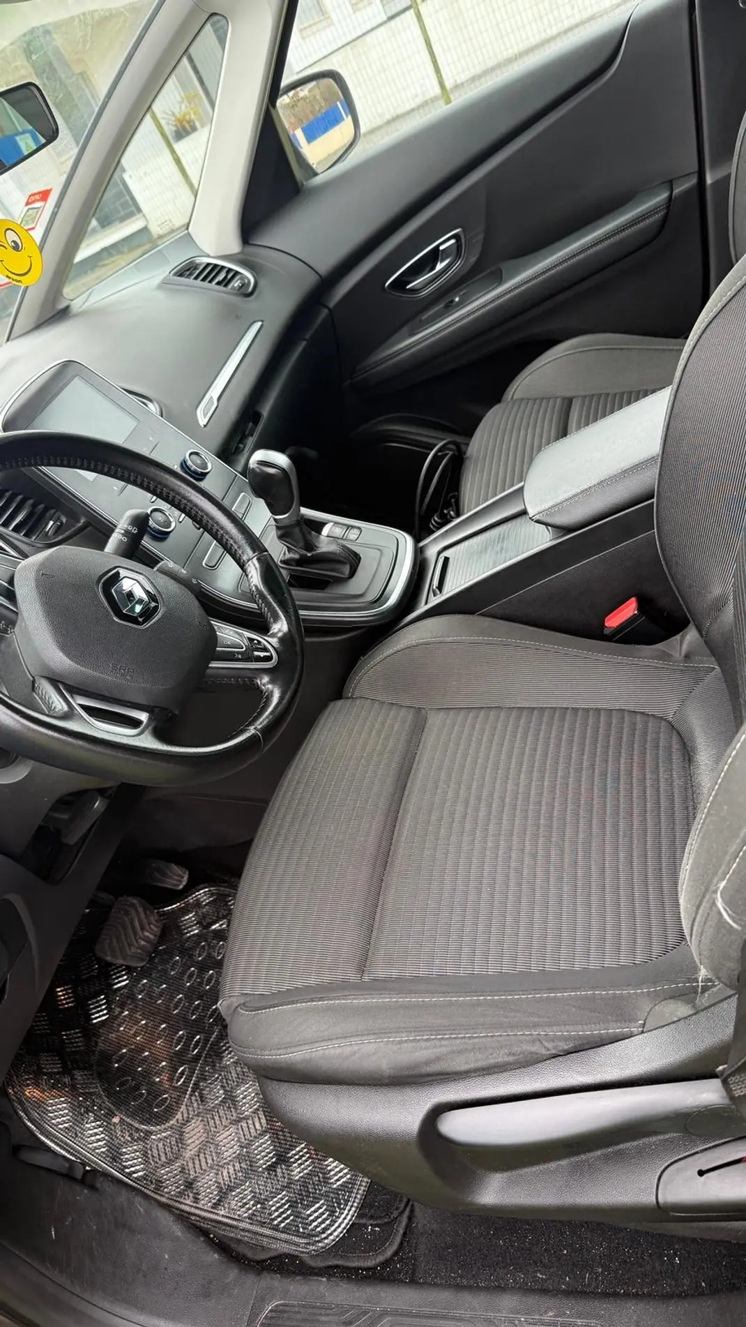 Renault Grand Scénic 2018 - 8999 EUR, 255 km - AUTO.MOTO.pt - 255km - foto 6 de 10