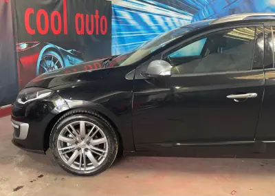 Renault Mégane Sport Tourer 2014 - 9999 EUR, 163000 km - AUTO.MOTO.pt - 163000km - foto 26 de 47