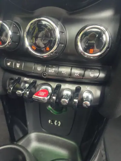 MINI One 2015 - 11900 EUR, 125000 km - AUTO.MOTO.pt - 125000km - foto 19 de 35