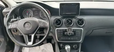 Mercedes-Benz A 180 2014 - 12900 EUR, 259620 km - AUTO.MOTO.pt - 259620km - foto 3 de 7