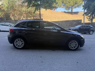 SEAT Ibiza 2017 - 9450 EUR, 168000 km - AUTO.MOTO.pt - 168000km - foto 7 de 10