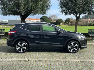 Nissan Qashqai 2017 - 13700 EUR, 243000 km - AUTO.MOTO.pt - 243000km - foto 5 de 28
