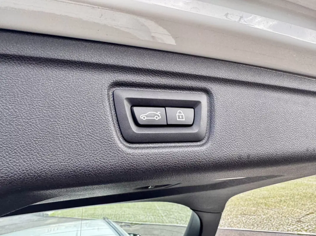 BMW 330 2020 - 32990 EUR, 44000 km - AUTO.MOTO.pt - 44000km - foto 32 de 33