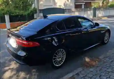 Jaguar XE 2016 — foto 2 de 7