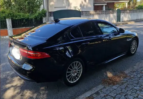 Jaguar XE 2016 — foto 2 de 7