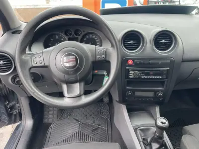 SEAT Ibiza 2008 - 6750 EUR, 148157 km - AUTO.MOTO.pt - 148157km - foto 10 de 12