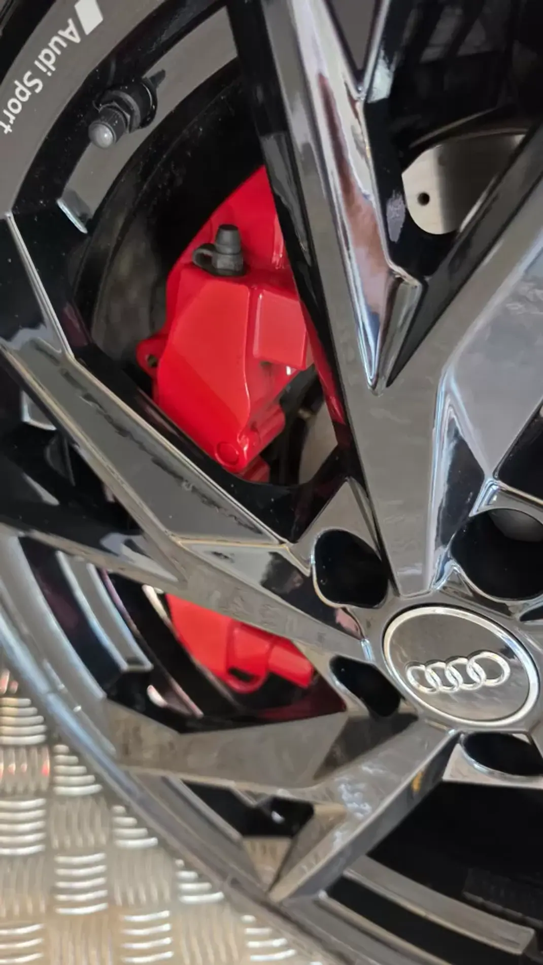 Audi R8 Spyder 2019 - 159500 EUR, 33515 km - 33515km - foto 35 de 59