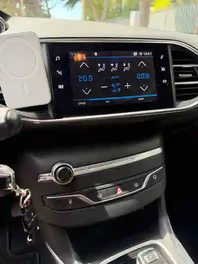 Peugeot 308 SW 2020 — foto 6 de 11