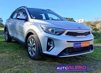 Kia Stonic 2021 - 14950 EUR, 58240 km - AUTO.MOTO.pt - 58240km - foto 8 de 29