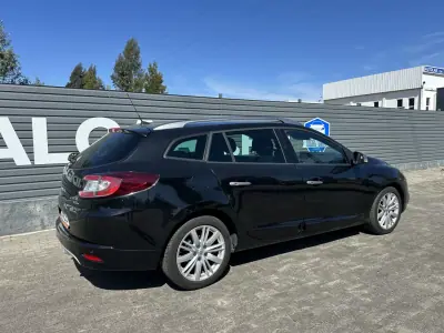 Renault Mégane Break 2013 - 9950 EUR, 182000 km - AUTO.MOTO.pt - 182000km - foto 6 de 18
