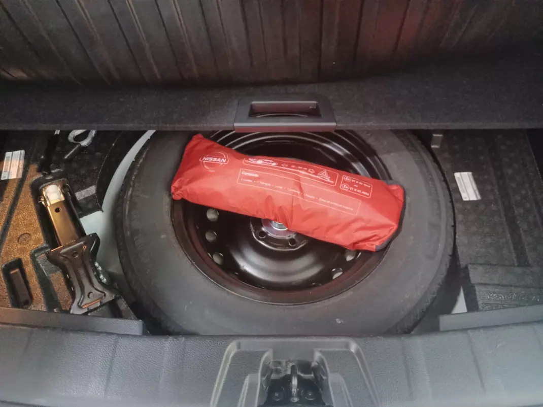 Nissan Qashqai 2018 - 17900 EUR, 54008 km - 54008km - foto 36 de 39