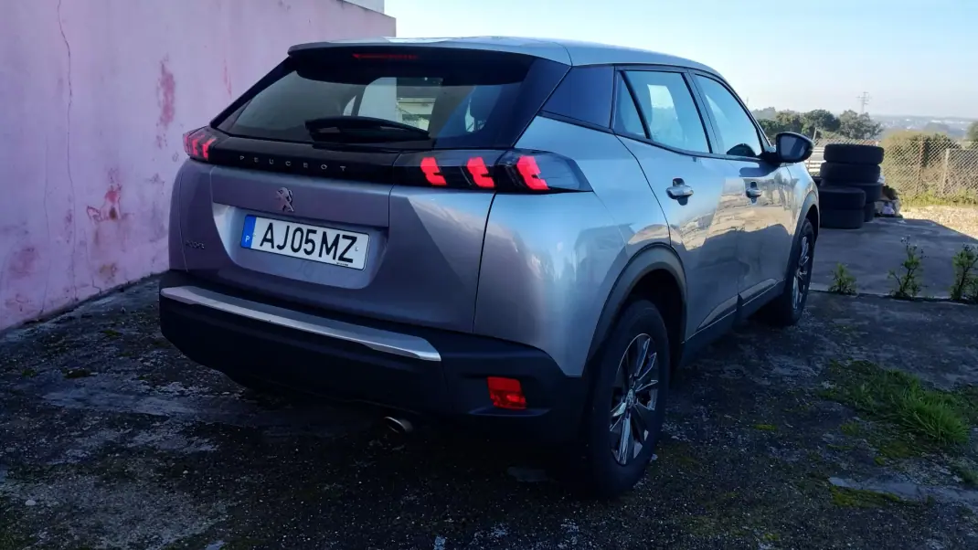 Peugeot 2008 2021 - 17999 EUR, 118000 km - AUTO.MOTO.pt - 118000km - foto 5 de 31