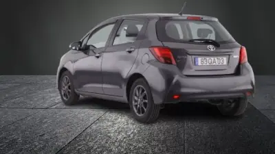 Toyota Yaris 2015 - 7950 EUR, 332062 km - AUTO.MOTO.pt - 332062km - foto 3 de 10