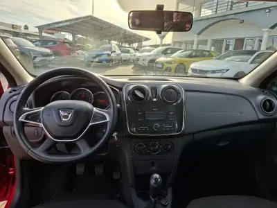 Dacia Sandero 2017 - 9150 EUR, 92800 km - AUTO.MOTO.pt - 92800km - foto 14 de 23