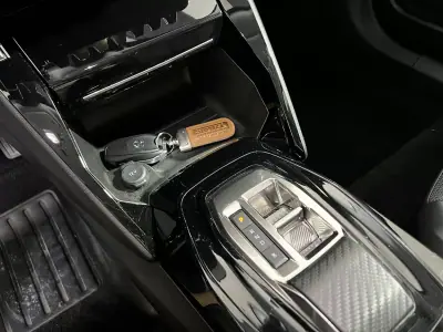 Peugeot e-2008 2022 - 21600 EUR, 30171 km - AUTO.MOTO.pt - 30171km - foto 15 de 24