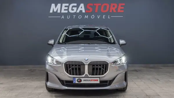 BMW 218 Gran Tourer 2022 — foto 2 de 42