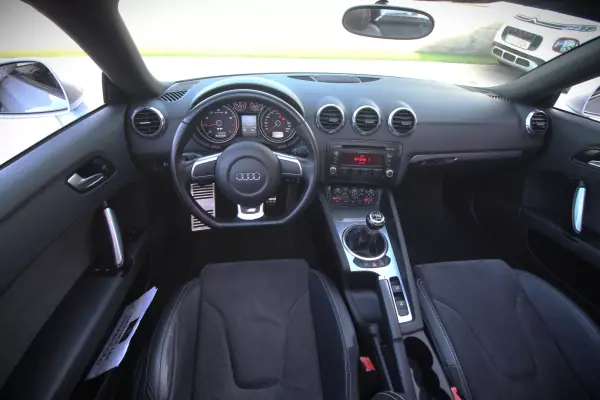 Audi TT Roadster 2009 - 12990 EUR, 216600 km - AUTO.MOTO.pt - 216600km - foto 14 de 28