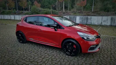 Renault Clio 2014 - 17700 EUR, 146000 km - AUTO.MOTO.pt - 146000km - foto 22 de 23