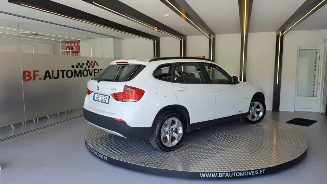 BMW X1 2011 - 9900 EUR, 192351 km - AUTO.MOTO.pt - 192351km - foto 7 de 52