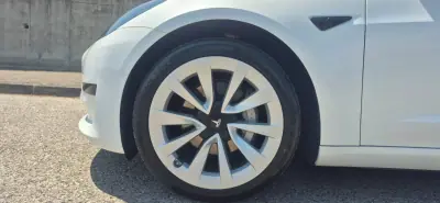 Tesla Model 3 2022 - 30000 EUR, 48000 km - AUTO.MOTO.pt - 48000km - foto 14 de 18