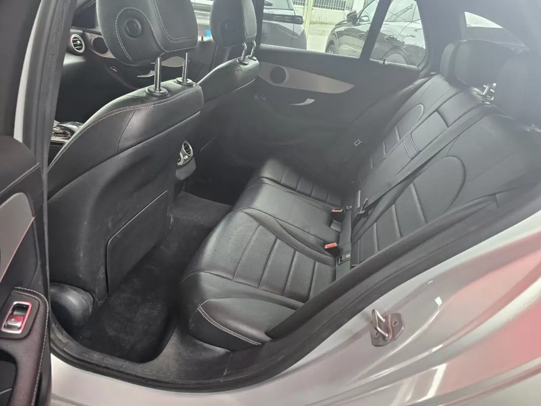 Mercedes-Benz C 300 2020 - 20999 EUR, 207000 km - 207000km - foto 13 de 22