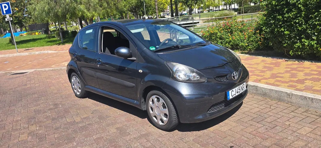 Toyota Aygo 2008 - 4499 EUR, 93400 km - 93400km - foto 6 de 9