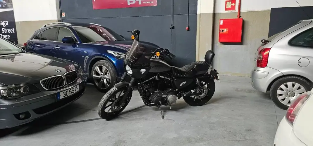 Harley-Davidson Sportster® Iron 883™ 2016 - 11990 EUR, 38000 km - AUTO.MOTO.pt - 38000km - foto 3 de 9