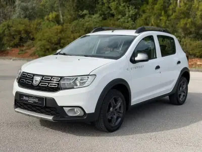 Dacia Sandero 2017 - 9900 EUR, 103200 km - AUTO.MOTO.pt - 103200km - foto 14 de 24